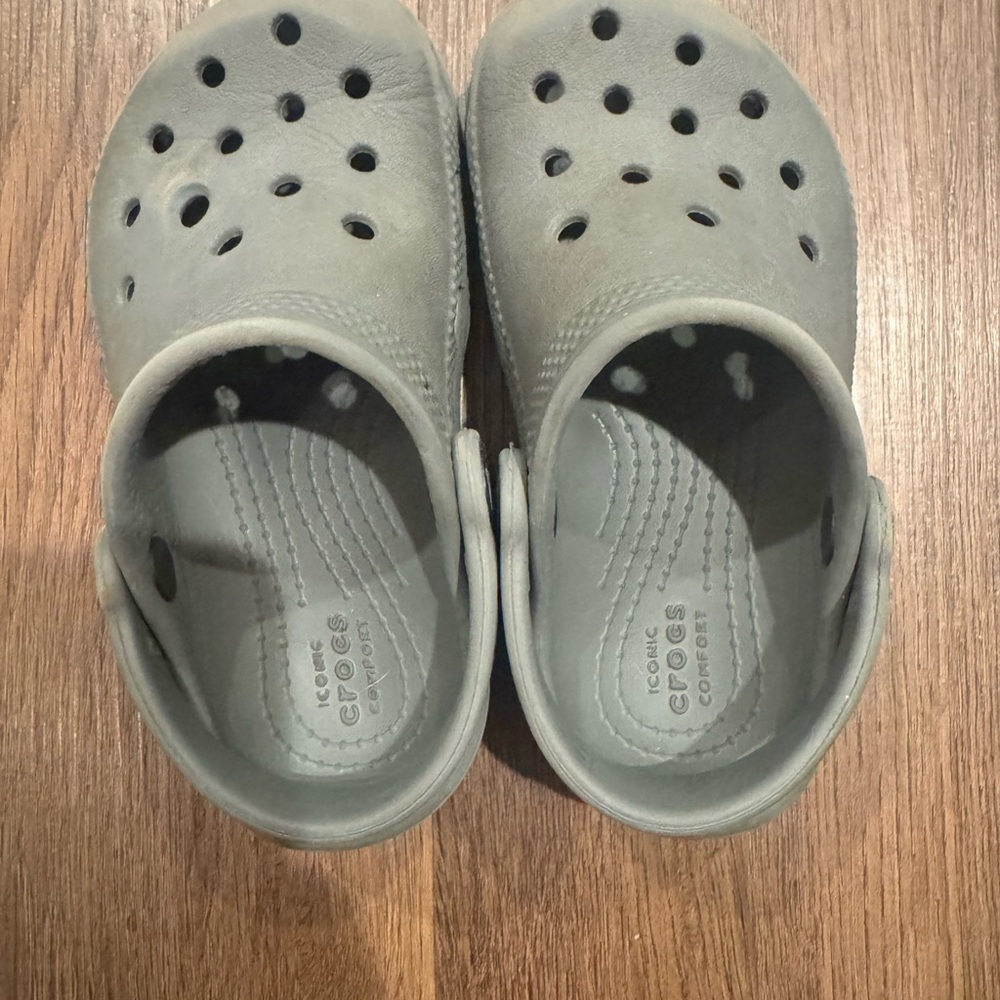 CROCS 8C- Gray
